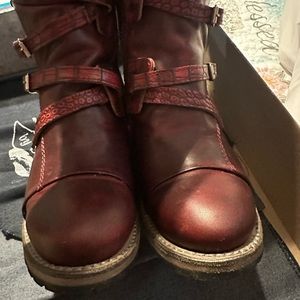 Freebird Cora boots size 8 wine color